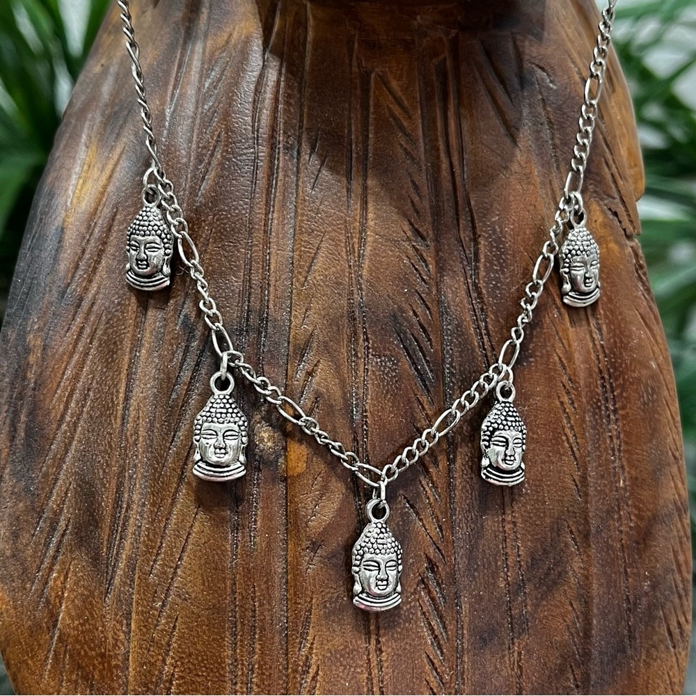 ☮️VINTAGE☮️ Silver 5 Buddha Charm Necklace With Toggle Clasp